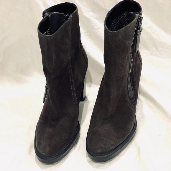 Aquatalia “Ilenia” Dark Grey Heeled Boots with Side Zipper. Metallic Accents. - Picture 9 of 13